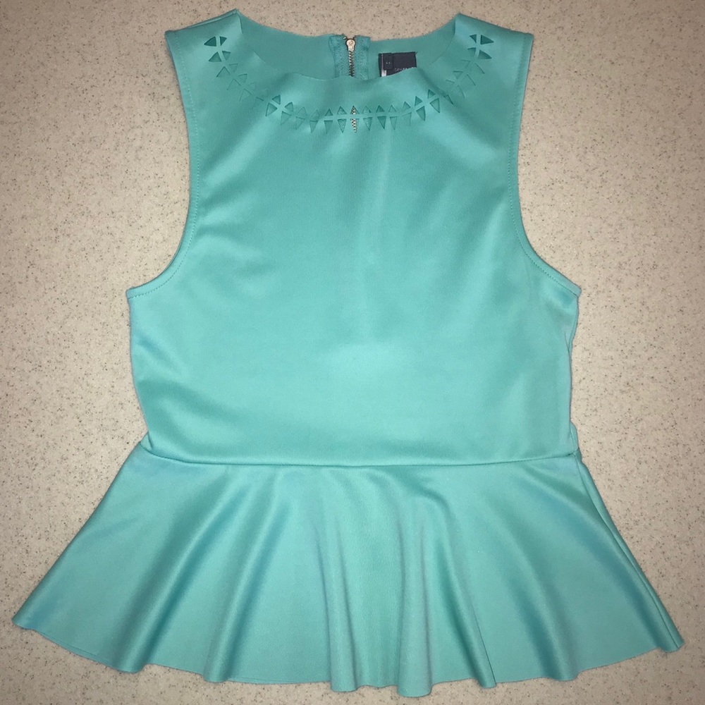 🌴3/$20 UO Sparkle & Fade Neoprene Laser-Cut Top
